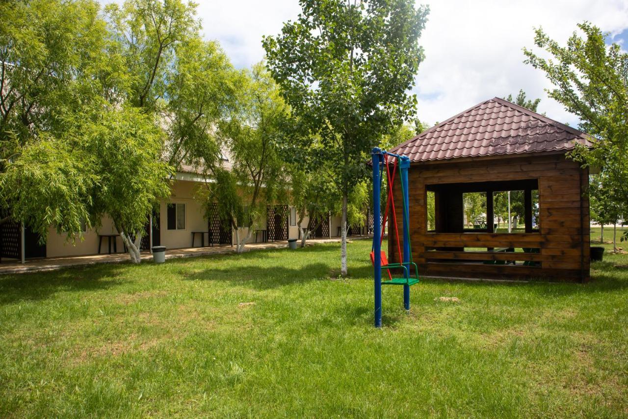 База Відпочинку "Сонячна" Primorskoye Bagian luar foto