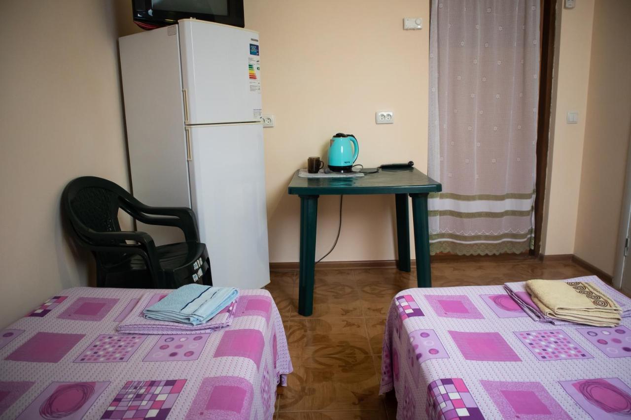 База Відпочинку "Сонячна" Primorskoye Bagian luar foto