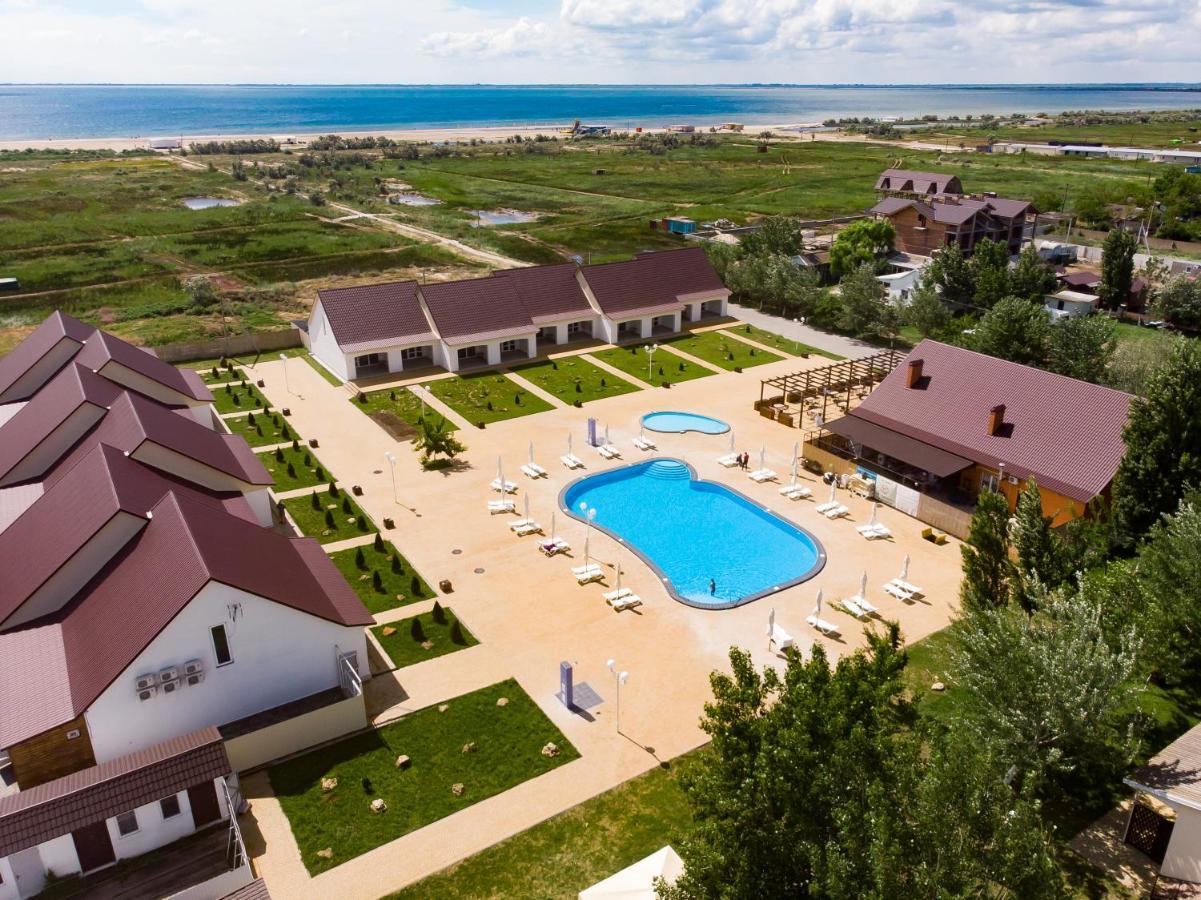 База Відпочинку "Сонячна" Primorskoye Bagian luar foto